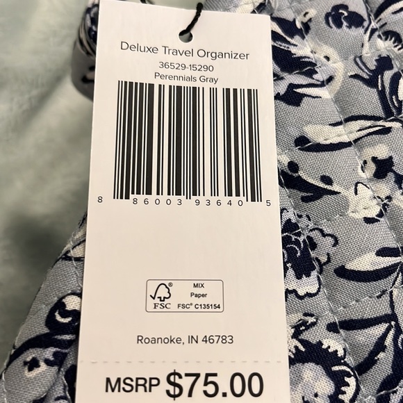 VERA BRADLEY Deluxe Travel organizer. NWT - Picture 7 of 14